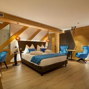 Camera con letto king size